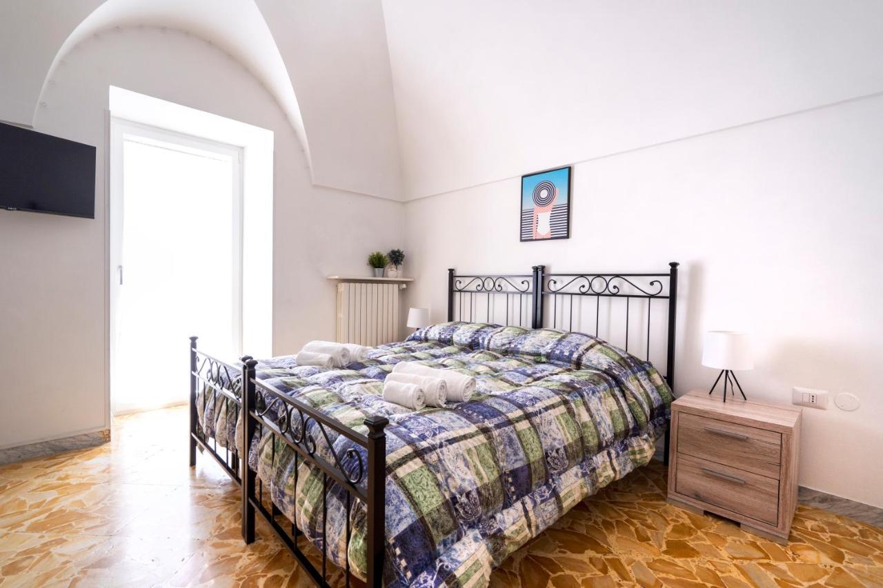 Vico II Terrace Apartment A Step From Piazza Roma Мартина-Франка Экстерьер фото